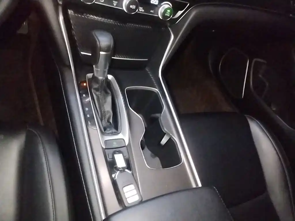 Honda Accord — миниатюра 14