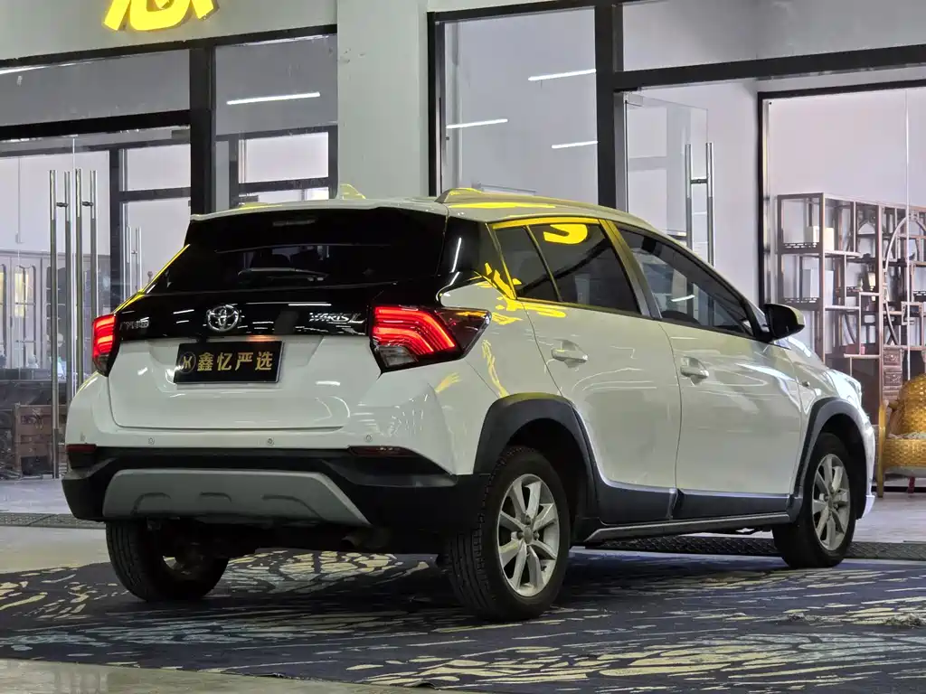 Toyota Yaris L — миниатюра 12