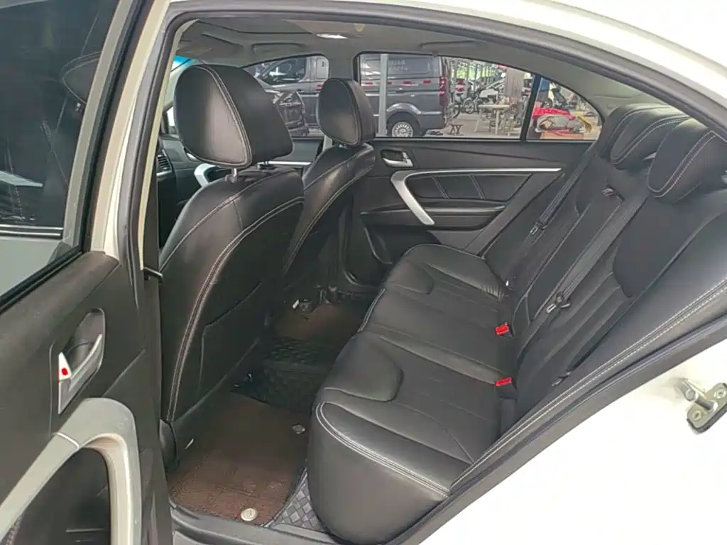 Geely Emgrand — миниатюра 17