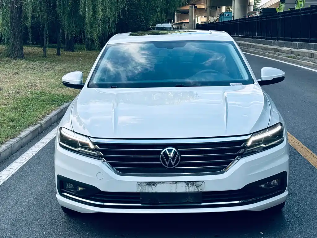 Volkswagen Lavida — миниатюра 2