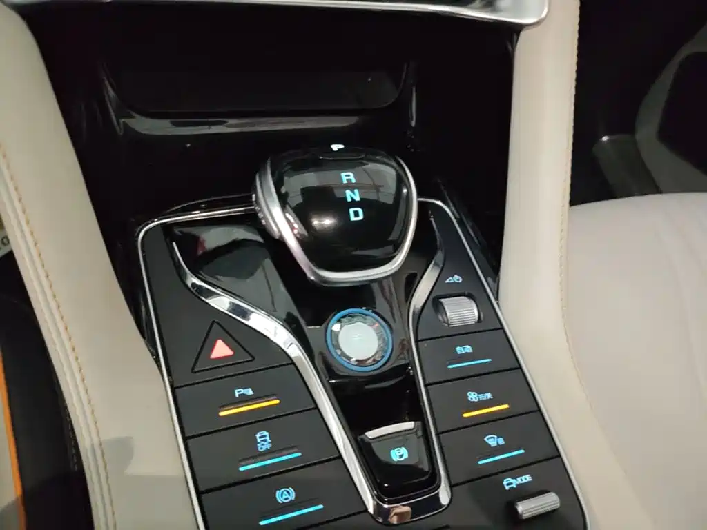 BYD PLUS New Energy — миниатюра 14