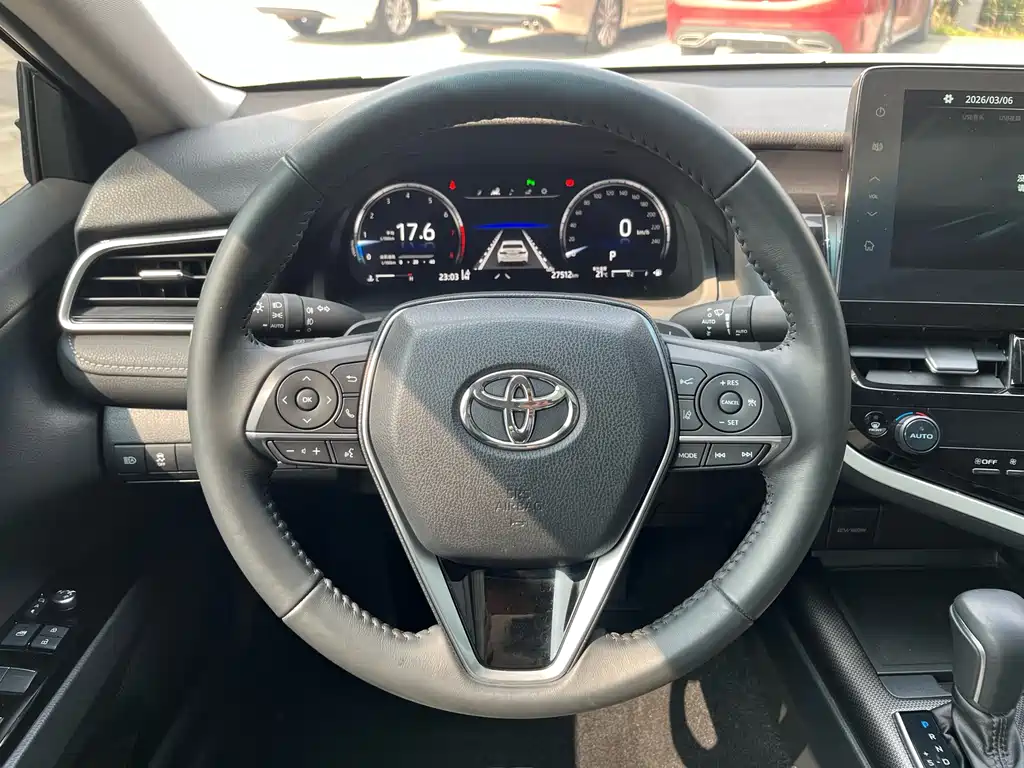 TOYOTA CAMRY