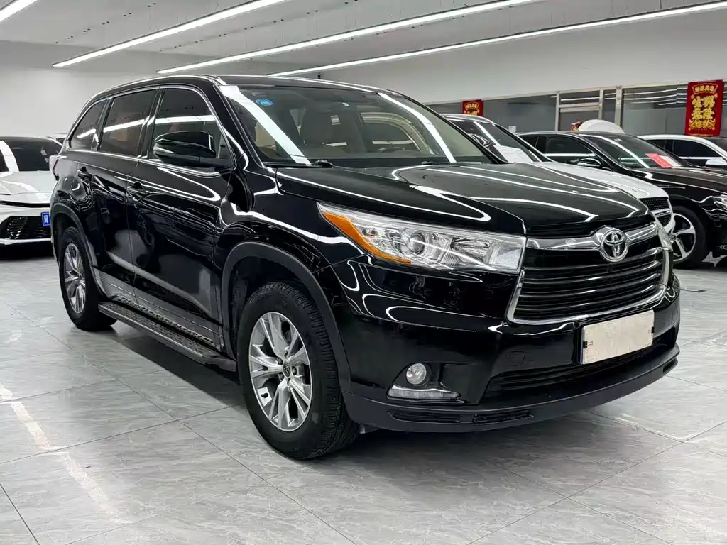 Toyota Highlander 2015 2.0T Elite 7 мест