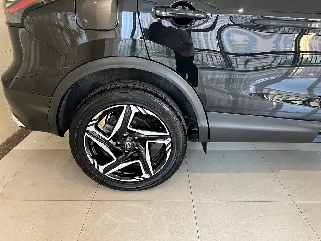 Nissan Qashqai — миниатюра 20