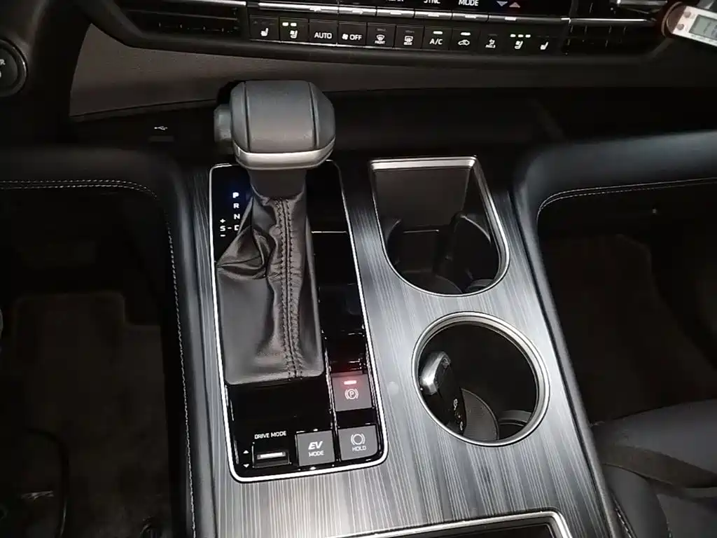 Toyota Sienna — миниатюра 14