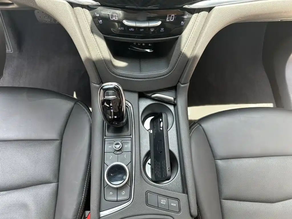 Cadillac XT6 — миниатюра 20