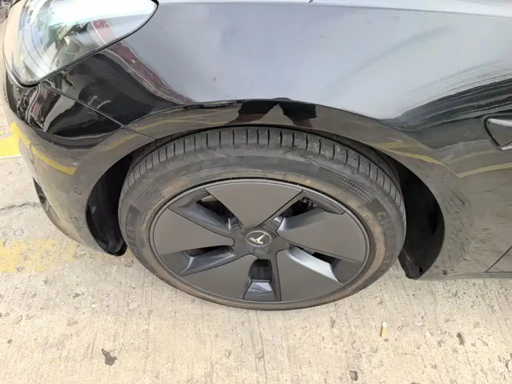 Tesla Model 3 — миниатюра 23