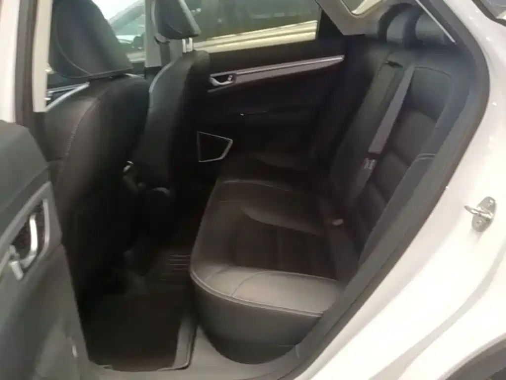 Geely Emgrand GS — миниатюра 17
