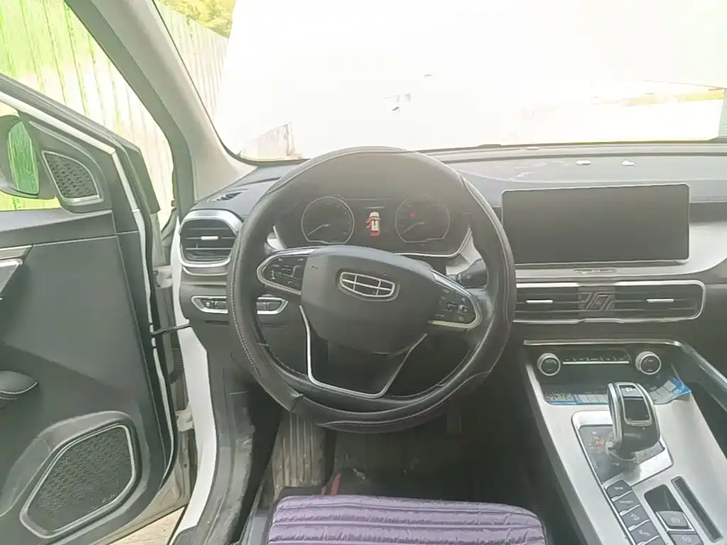 Geely Binyue — миниатюра 11