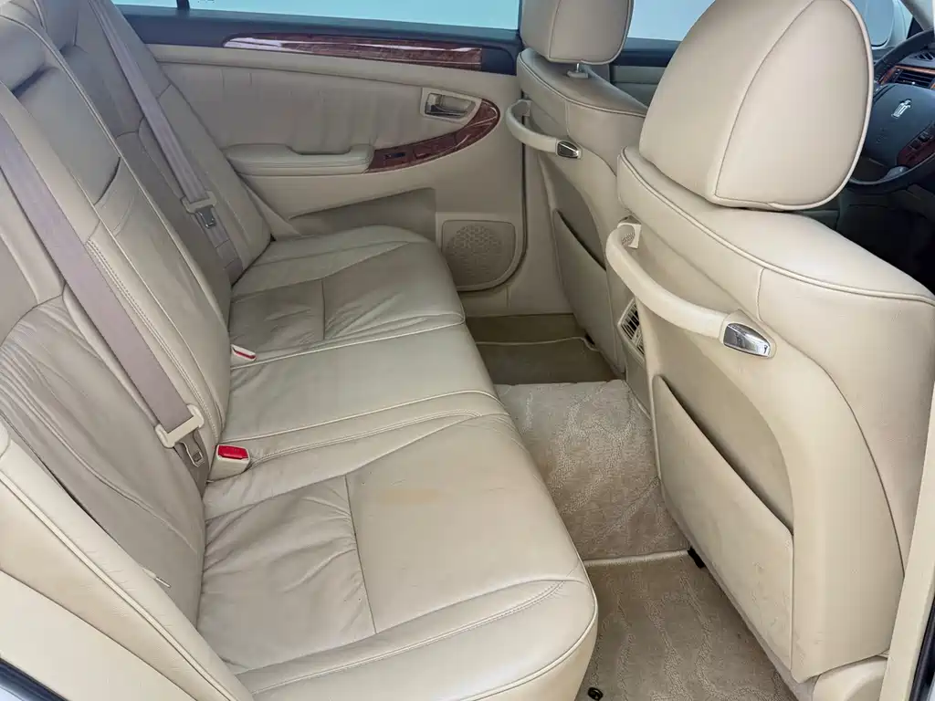Toyota Crown — миниатюра 21