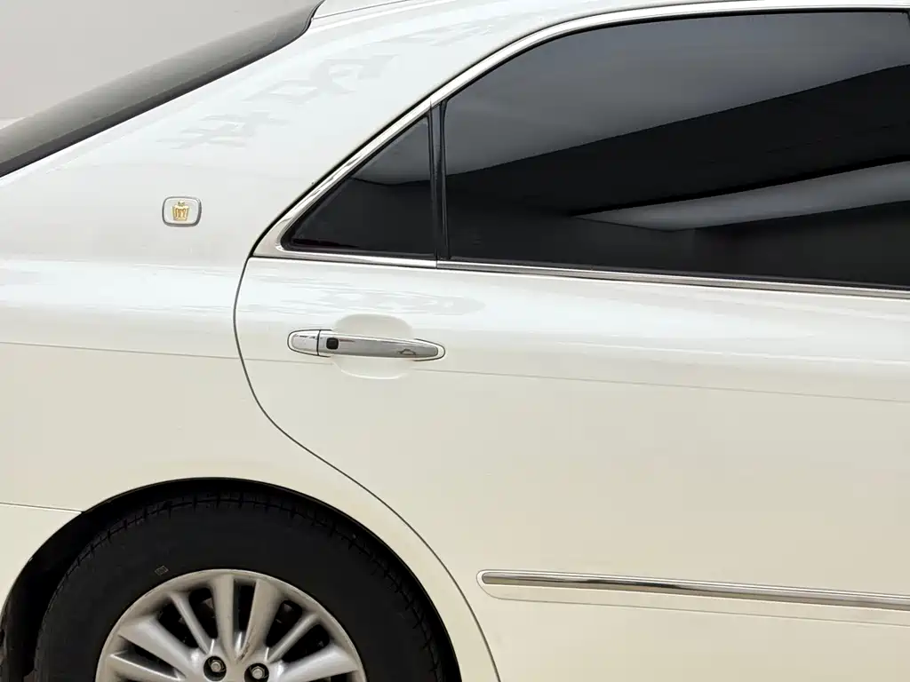 Toyota Crown — миниатюра 36