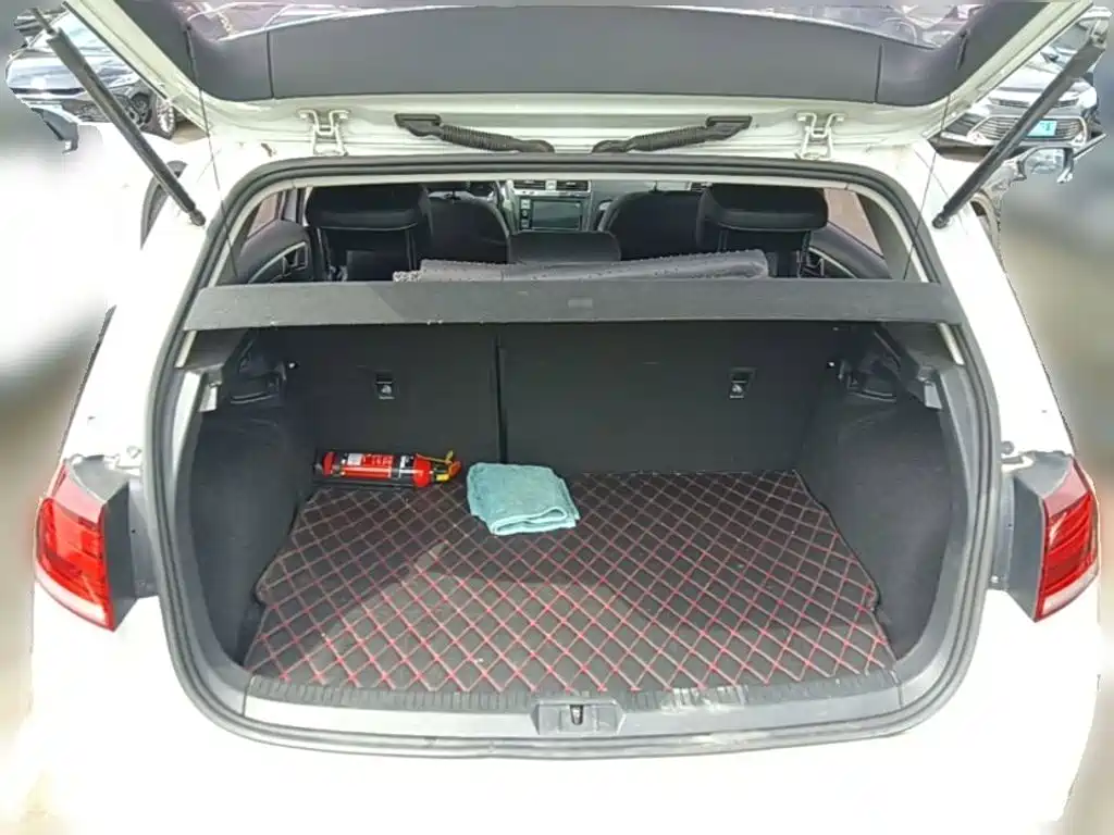 Volkswagen Golf — миниатюра 24
