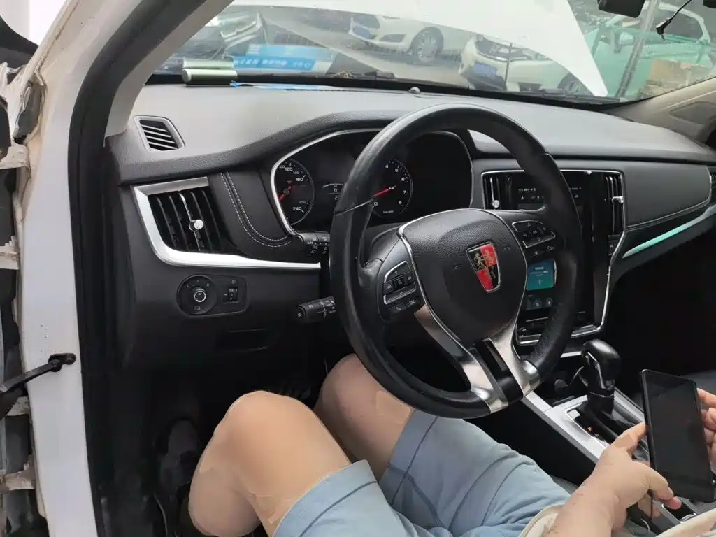 Roewe RX5 — миниатюра 3