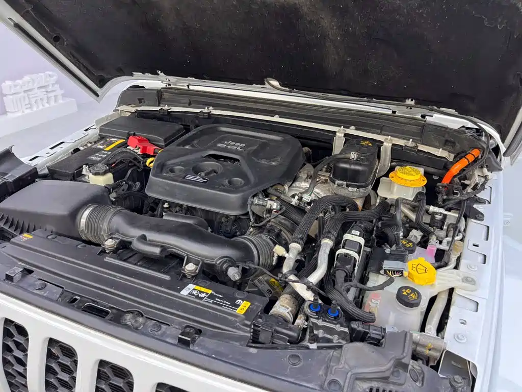 Jeep Wrangler PHEV — миниатюра 24