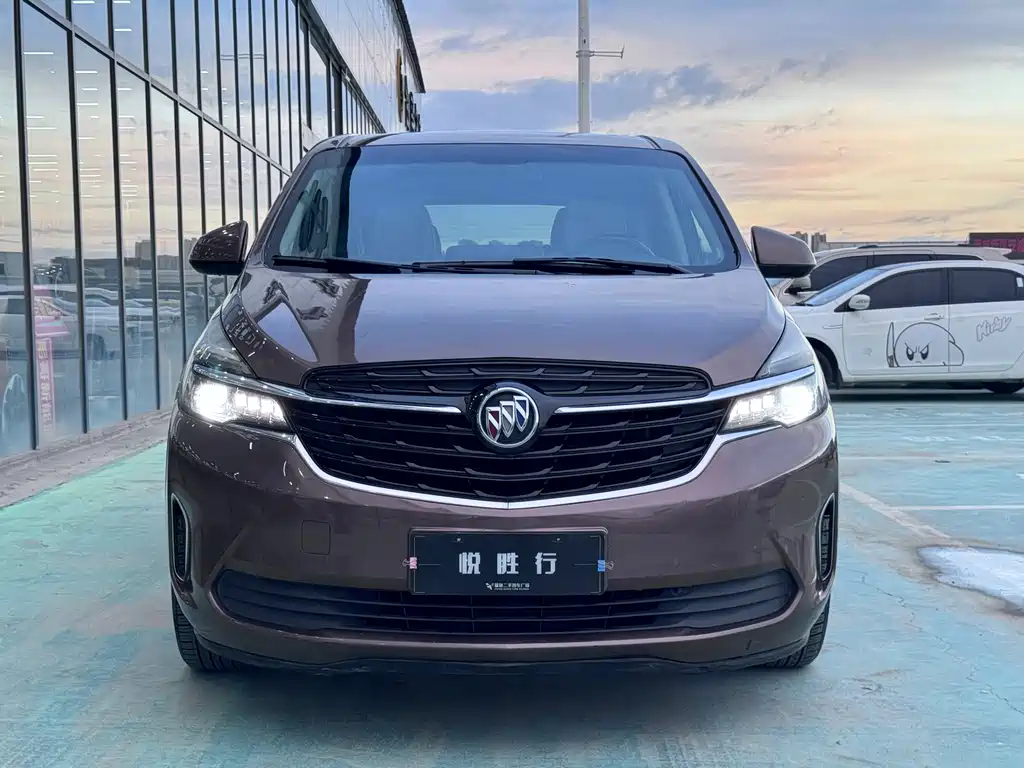 Buick GL8 — миниатюра 2