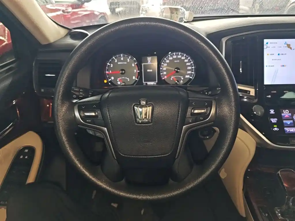 Toyota Crown — миниатюра 11