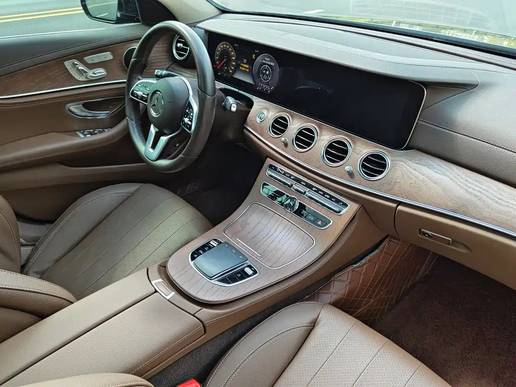Mercedes-Benz E-Class — миниатюра 28