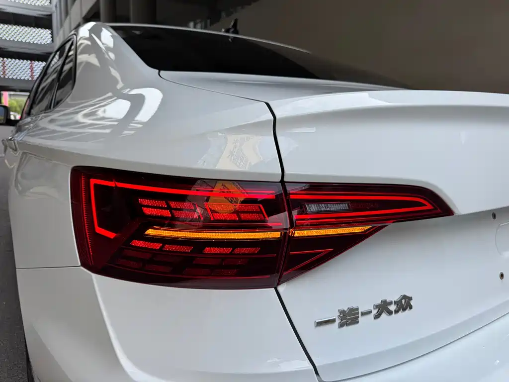 Volkswagen Sagitar — миниатюра 20