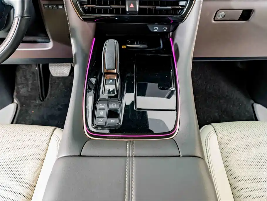 Toyota Vellfire — миниатюра 15