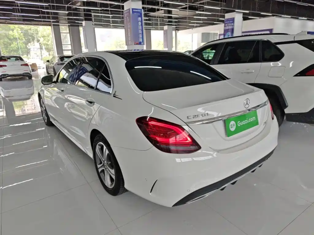 Mercedes-Benz C-Class — миниатюра 5