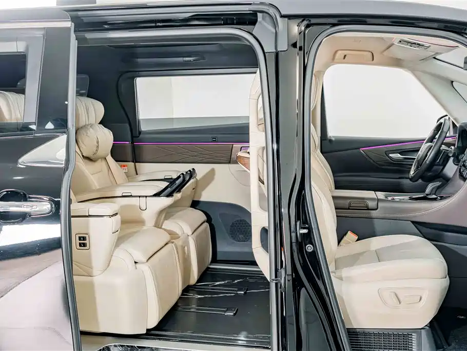Toyota Vellfire — миниатюра 22