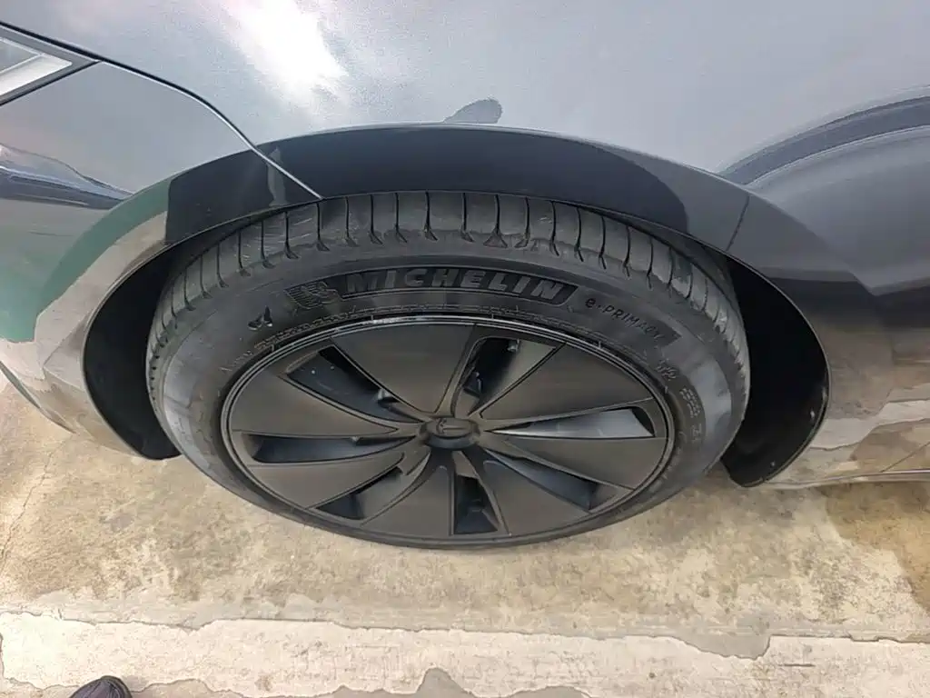 Tesla Model 3 — миниатюра 23