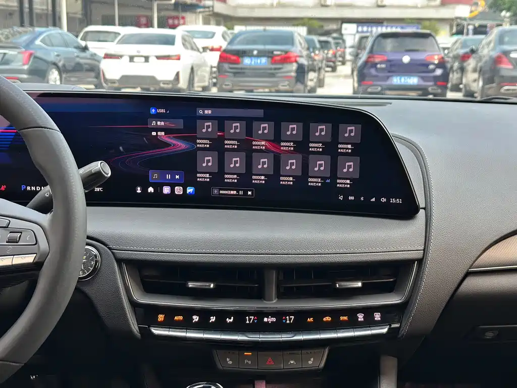 Cadillac CT5 — миниатюра 11