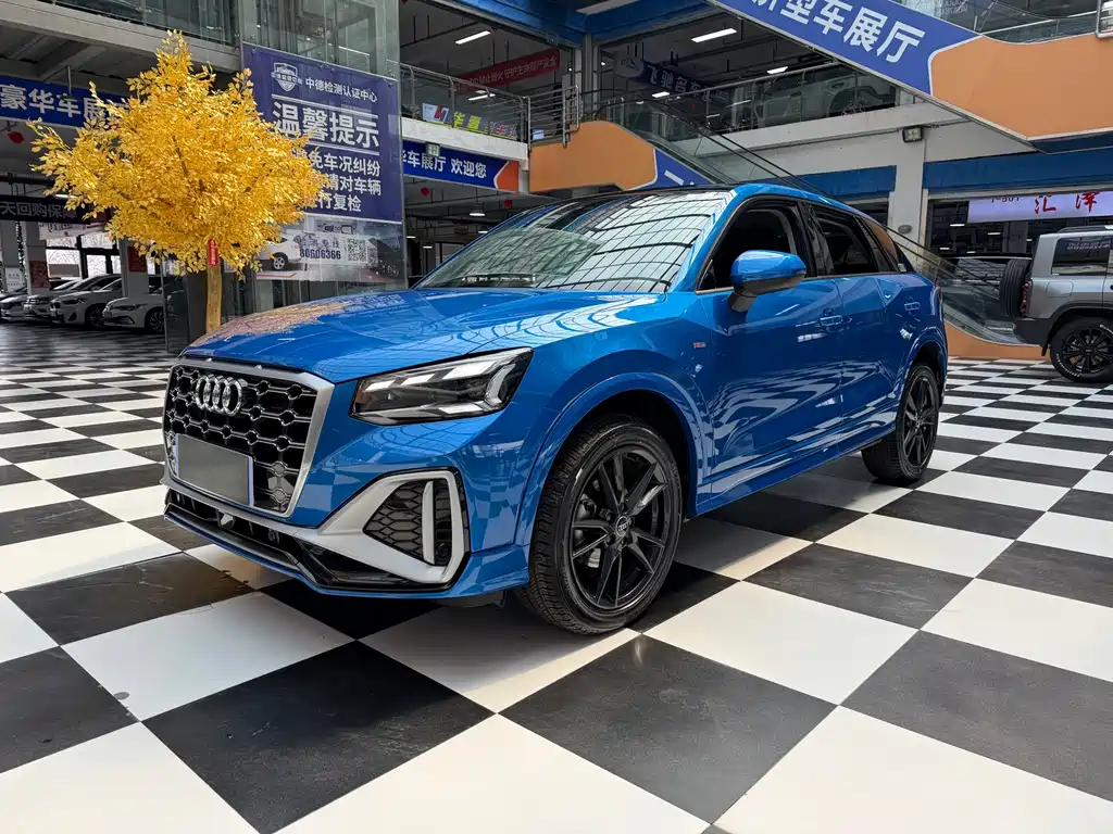 Audi Q2L 2023