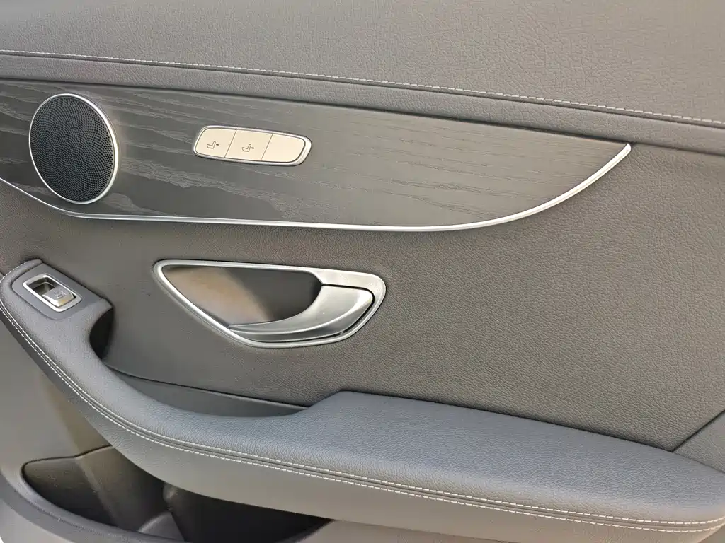 Mercedes-Benz C-Class — миниатюра 15