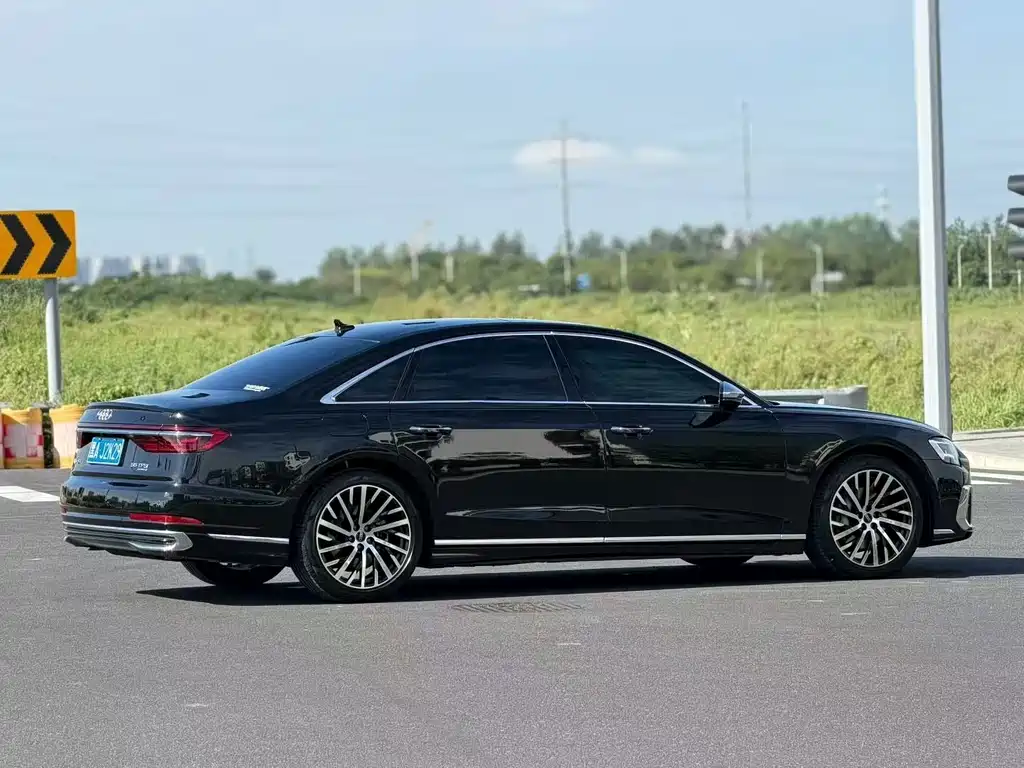 Audi A8 — миниатюра 4