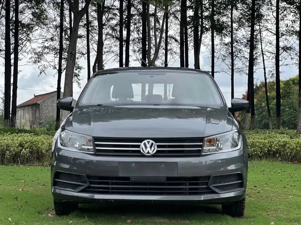 Volkswagen Santana — миниатюра 2