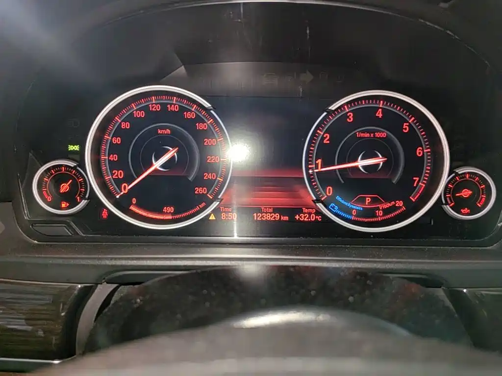 BMW 5 Series — миниатюра 12