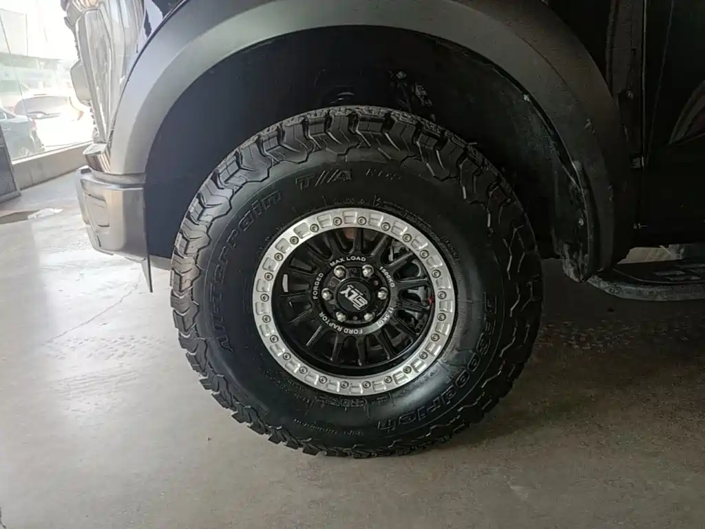 Ford F-150 Raptor — миниатюра 23