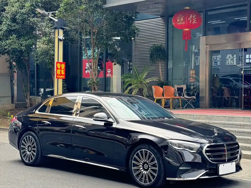 Mercedes-Benz E-Class — миниатюра 3