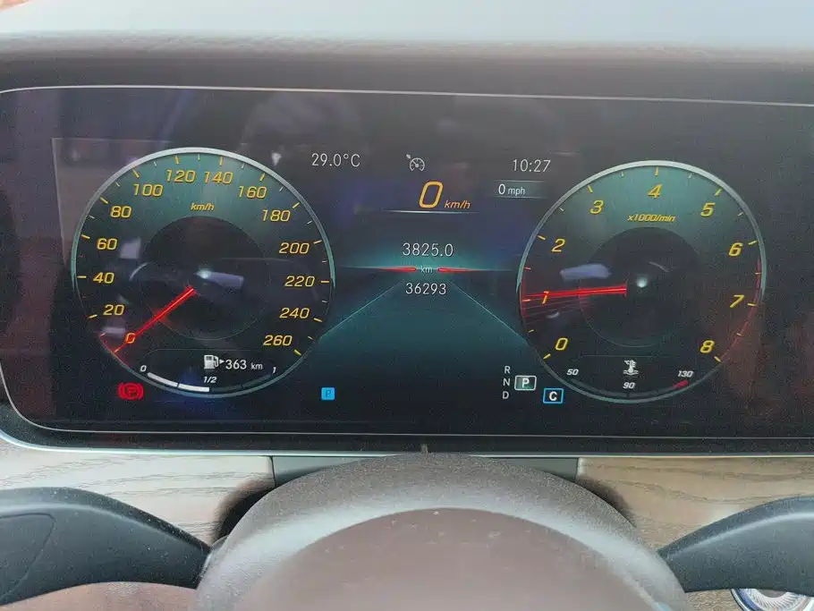 Mercedes-Benz E-Class — миниатюра 14