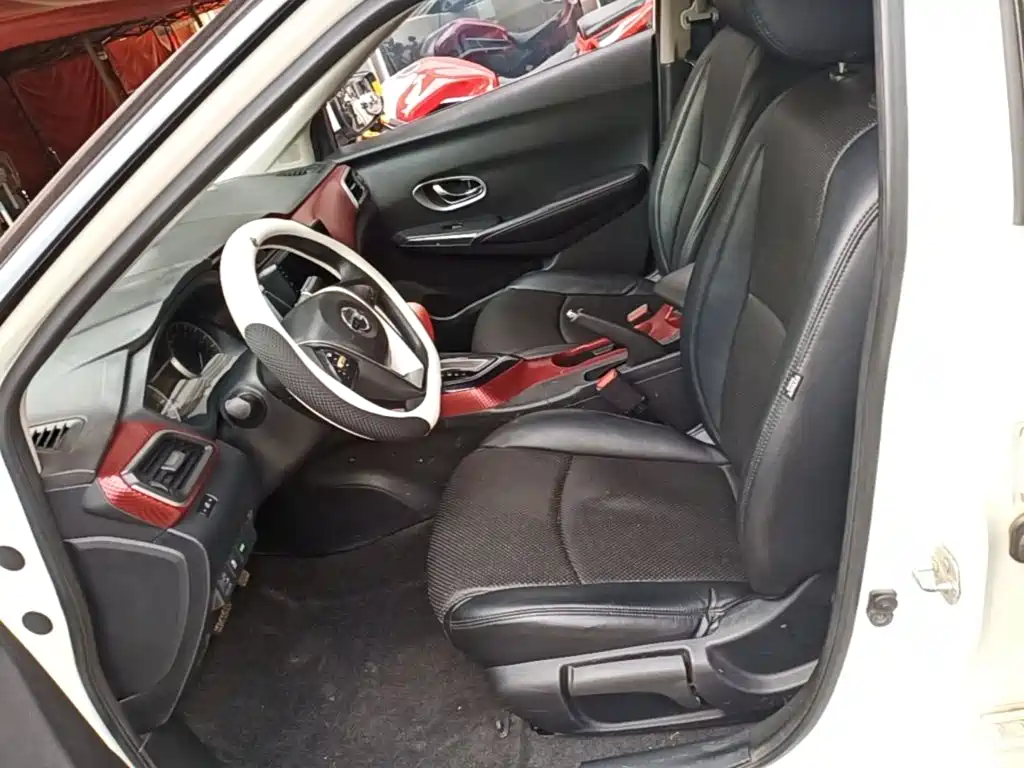 Nissan Bluebird — миниатюра 15