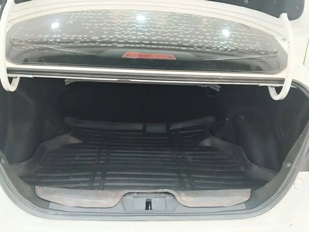 Geely Emgrand — миниатюра 19
