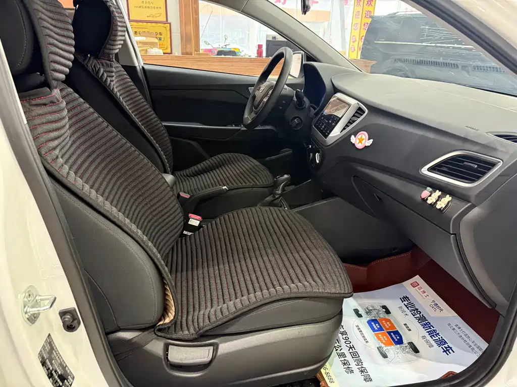 Hyundai Verna - фото 10