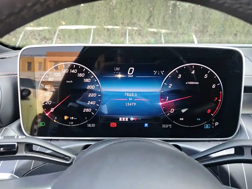 Mercedes-Benz C-Class — миниатюра 12