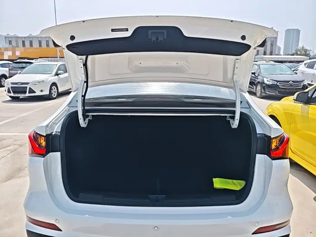 Roewe i5 — миниатюра 19