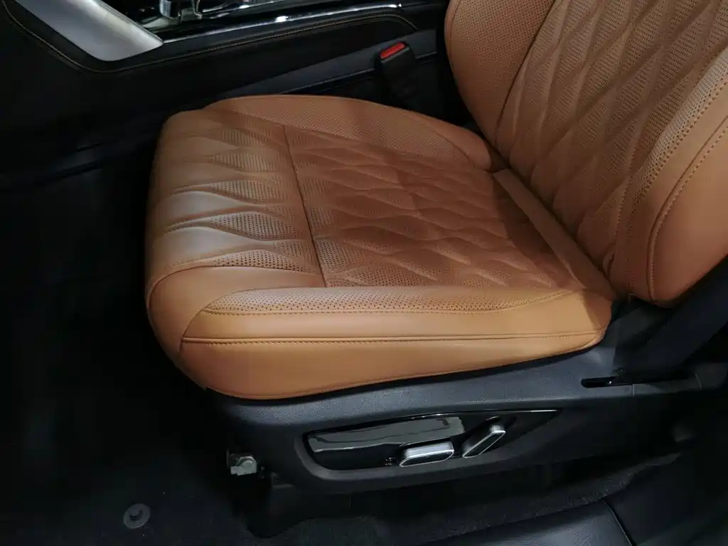 BYD Tang New Energy — миниатюра 20
