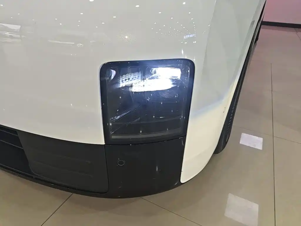 Li Auto Li MEGA — миниатюра 24