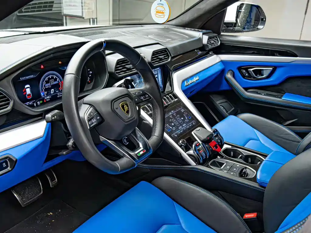 Lamborghini Urus — миниатюра 11