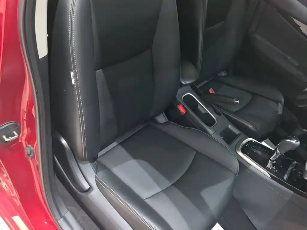 Nissan Tiida — миниатюра 25