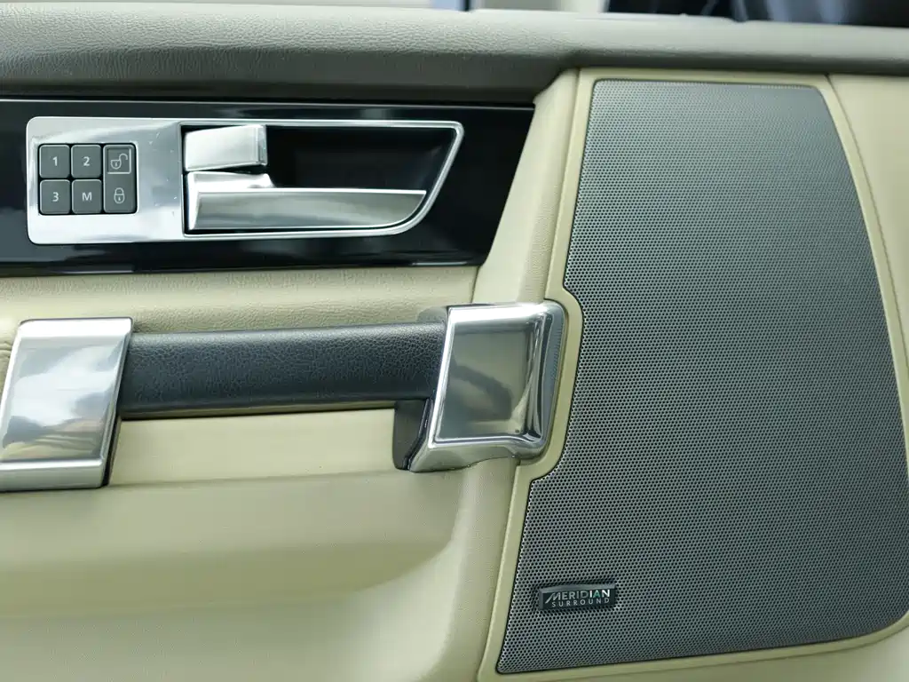 Land Rover Discovery — миниатюра 12
