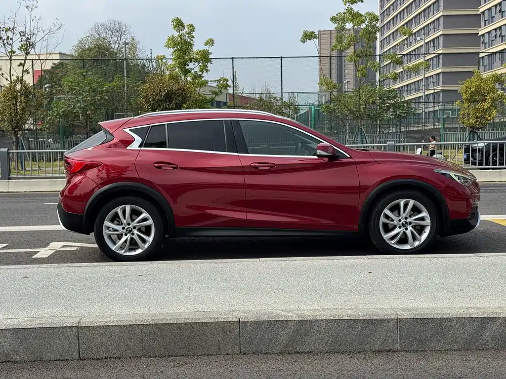 Infiniti QX30 — миниатюра 15