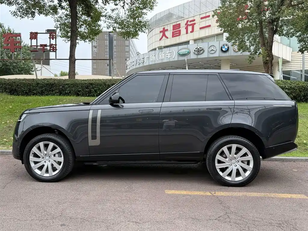 Land Rover Range Rover 2023 3.0 L6 360PS