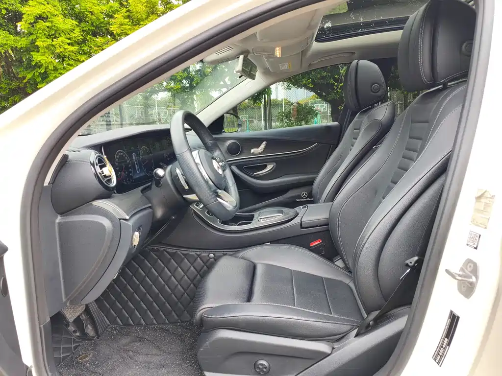 Mercedes-Benz E-Class — миниатюра 10
