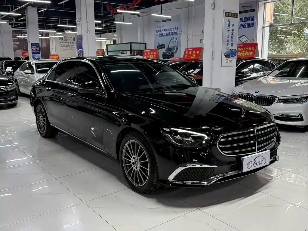 Mercedes-Benz E-Class — миниатюра 2