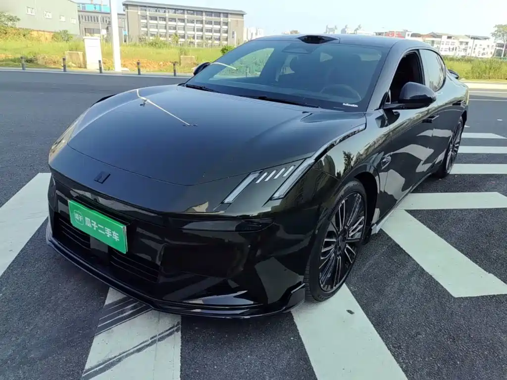 Lynk & Co 10